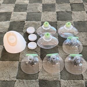 Elvie Breast Pump Set with Accessories
